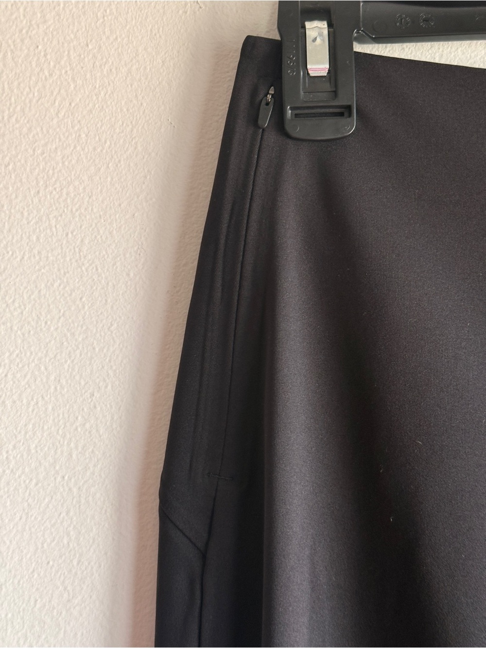 Lululemon Black Straight Leg Pants High Rise Stretch Work Travel Size 6 - Picture 3 of 9